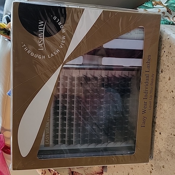 LASHVIEW DIY Eyelash Extension Kit, Cluster Eyelash Extensions. One package. - Picture 2 of 4